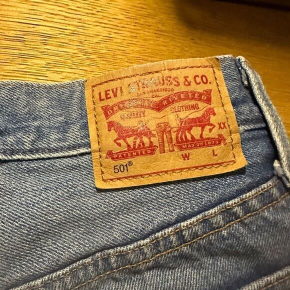 Levi’s 501 shorts buttonfly 24 - Picture 9 of 10